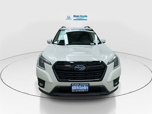 Used 2022 Subaru Forester Premium image 4