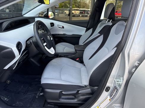 Used 2017 Toyota Prius Two FWD image 20