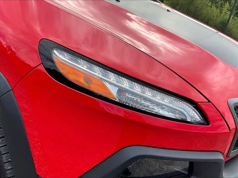 Used 2017 Jeep Cherokee Trailhawk w/ Comfort/Convenience Group image 28