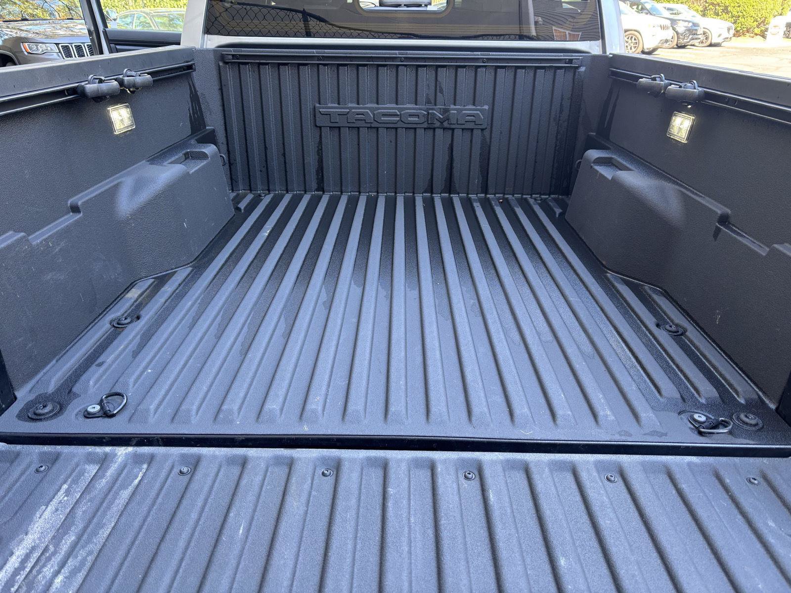 Used 2024 Toyota Tacoma SR5 AWD/4WD image 27