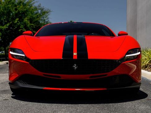 Used 2022 Ferrari Roma RWD image 37