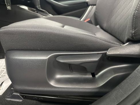 Certified 2025 Toyota Corolla LE image 10