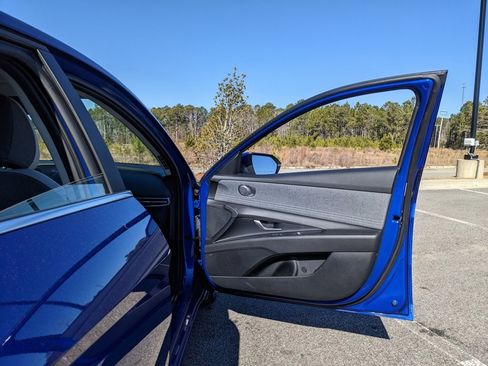 Used 2024 Hyundai Elantra Limited image 58