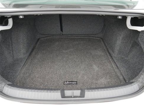 Certified 2022 Volkswagen Jetta Sport image 18