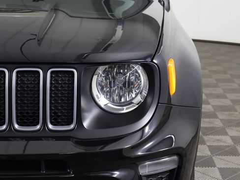 Used 2023 Jeep Renegade Latitude AWD/4WD image 13