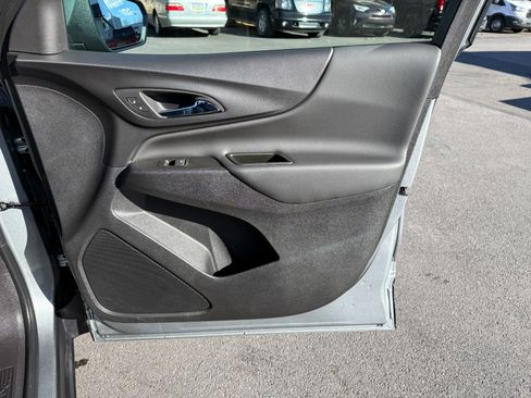 Used 2024 Chevrolet Equinox LT image 22