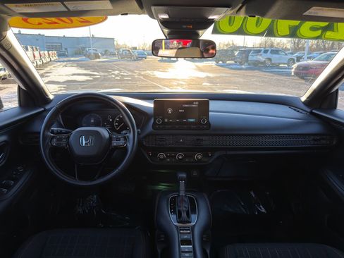 Used 2025 Honda HR-V Sport image 25