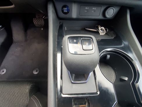 Used 2025 Nissan Rogue SV AWD/4WD image 16