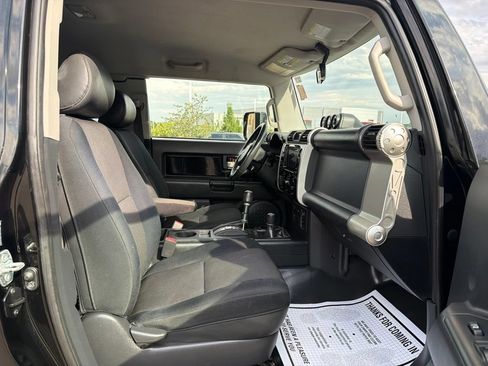 Used 2007 Toyota FJ Cruiser 4WD w/ Upgrade Pkg 2 image 10