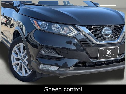 Used 2022 Nissan Rogue Sport SV FWD image 9