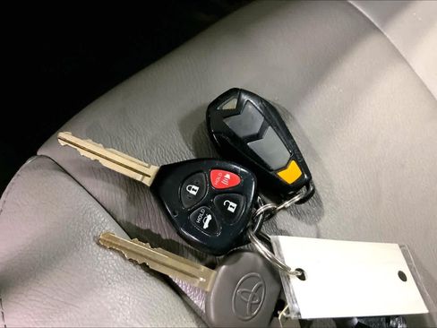Used 2011 Toyota Camry LE w/ LE Extra-Value Pkg FWD image 14
