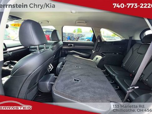 Used 2025 Kia Sorento S FWD image 19