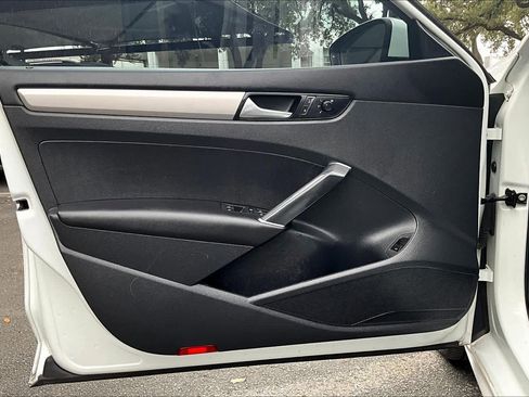 Used 2020 Volkswagen Passat 2.0T S image 21