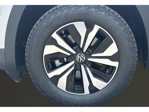 Used 2024 Volkswagen Atlas Cross Sport SE AWD/4WD image 10
