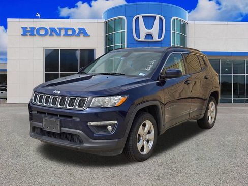 Used 2018 Jeep Compass Latitude w/ Cold Weather Group AWD/4WD image 19