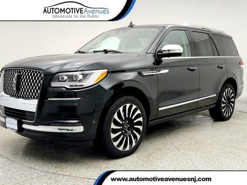 Used 2022 Lincoln Navigator Black Label image 1