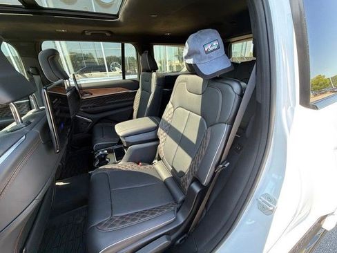 Used 2025 Jeep Grand Cherokee L Summit AWD/4WD image 25
