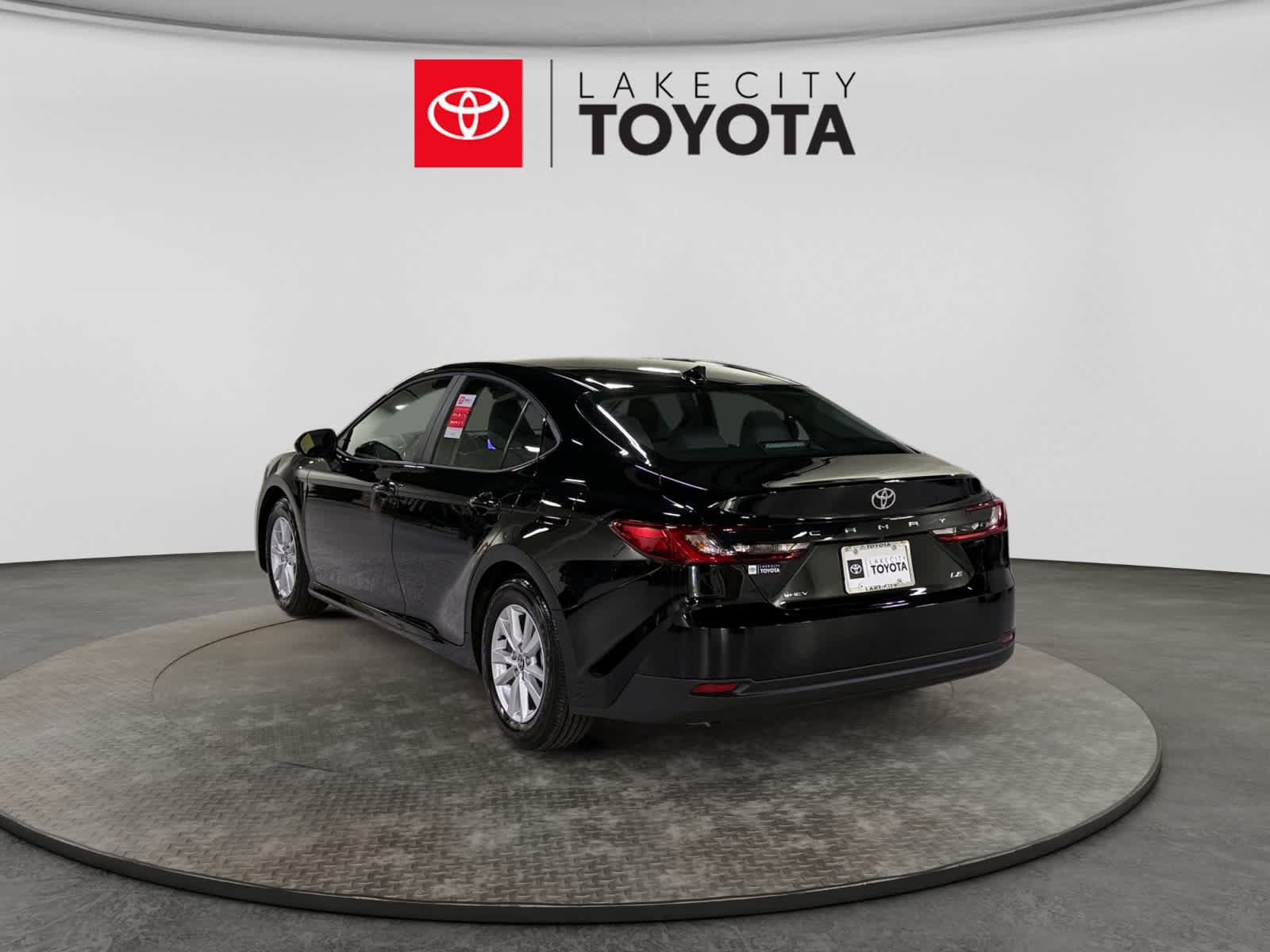 Used 2026 Toyota Camry LE FWD image 5