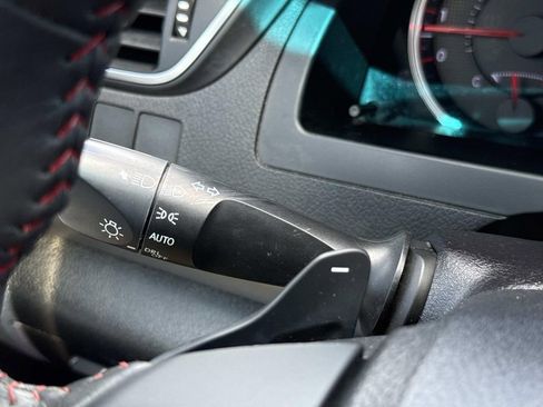 Used 2017 Toyota Camry SE image 38