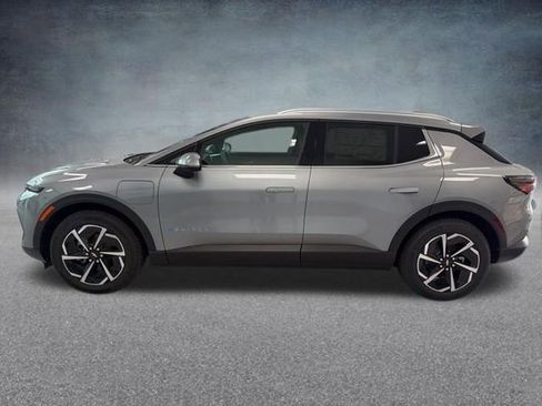 New 2026 Chevrolet Equinox EV LT FWD image 10
