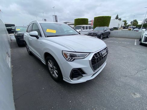 Used 2023 Audi Q3 2.0T Premium Plus w/ Premium Plus Package AWD/4WD image 2