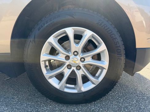 Used 2019 Chevrolet Equinox LS w/ LS Convenience Package AWD/4WD image 13