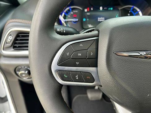 Certified 2023 Chrysler Pacifica Pinnacle FWD image 21