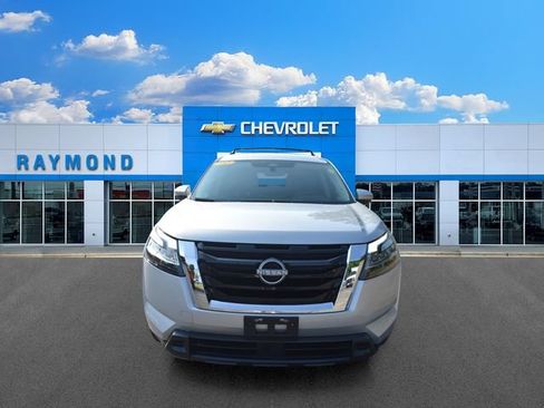 Used 2022 Nissan Pathfinder SV w/ SV Premium Package AWD/4WD image 8