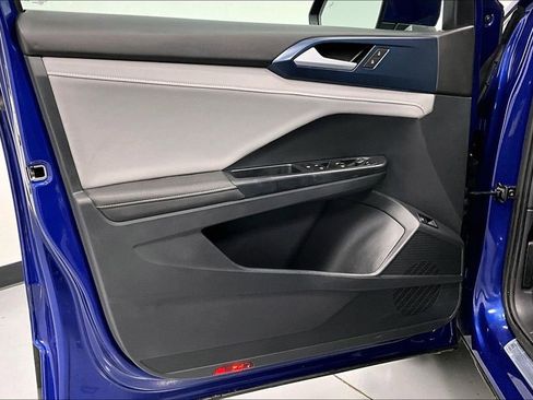 Used 2024 Volkswagen Taos SE image 20