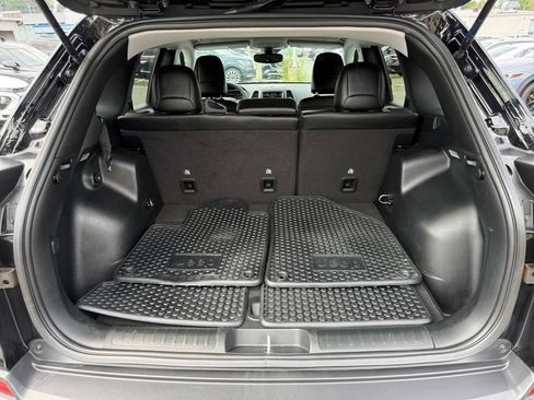 Used 2022 Jeep Cherokee Trailhawk AWD/4WD image 25