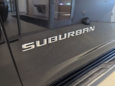 Used 2022 Chevrolet Suburban LS w/ Driver Alert Package AWD/4WD image 8