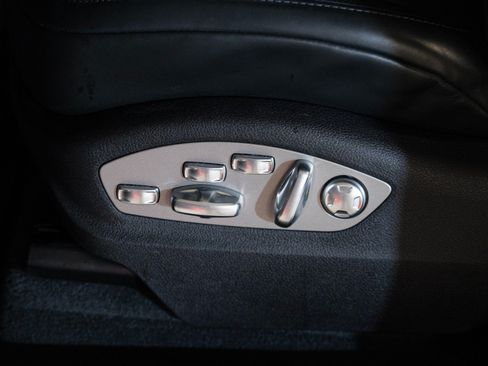 Certified 2026 Porsche Macan AWD/4WD image 14