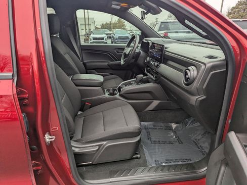 Used 2024 Chevrolet Colorado Trail Boss w/ Technology Package image 21