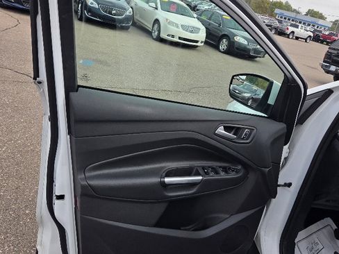 Used 2016 Ford Escape SE image 10