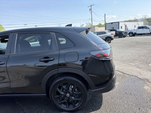 Used 2025 Honda HR-V Sport image 9