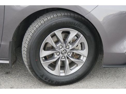 Used 2023 Toyota Sienna LE image 26