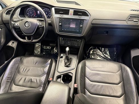 Used 2018 Volkswagen Tiguan SEL Premium FWD image 12
