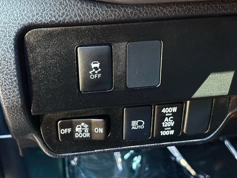 Used 2022 Toyota Tacoma TRD Off-Road AWD/4WD image 15