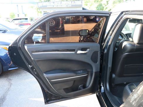 Used 2022 Chrysler 300 S w/ Comfort Group RWD image 29