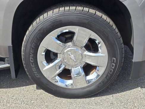 Used 2017 Chevrolet Suburban Premier AWD/4WD image 9