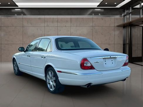 Used 2004 Jaguar XJ8 image 2