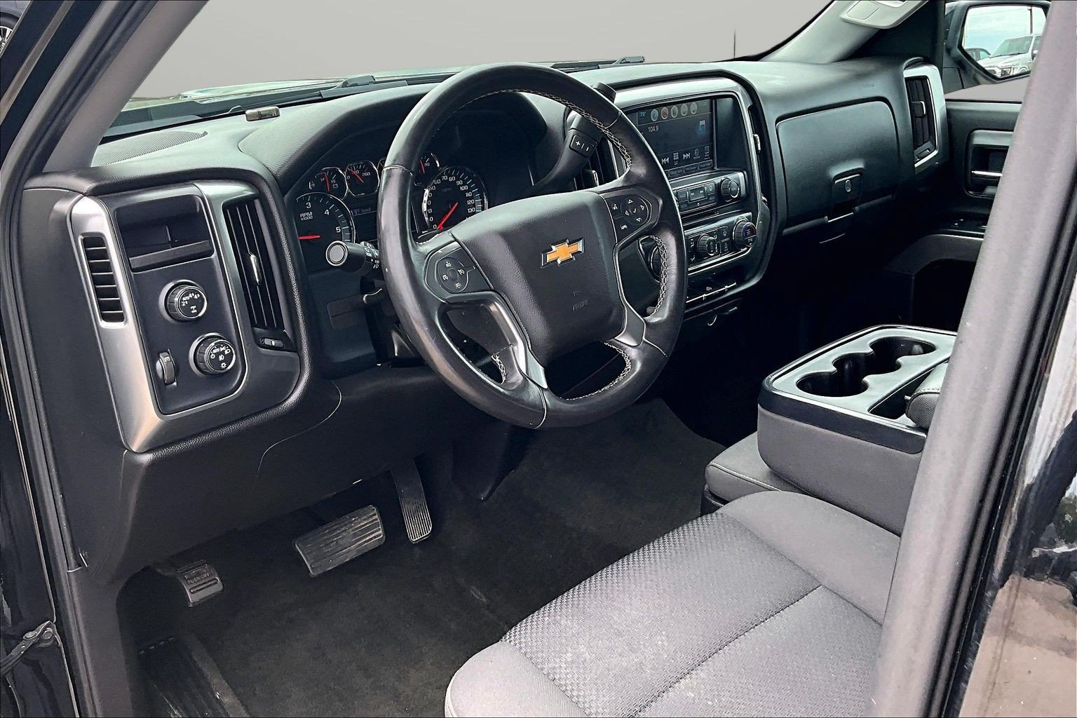 Used 2017 Chevrolet Silverado 1500 LT w/ LT Eassist Package AWD/4WD image 20