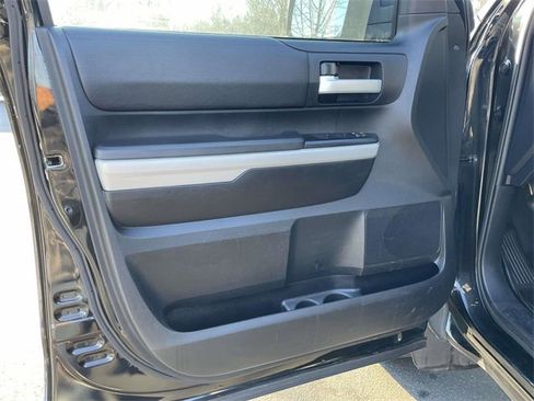 Used 2018 Toyota Tundra SR5 image 15