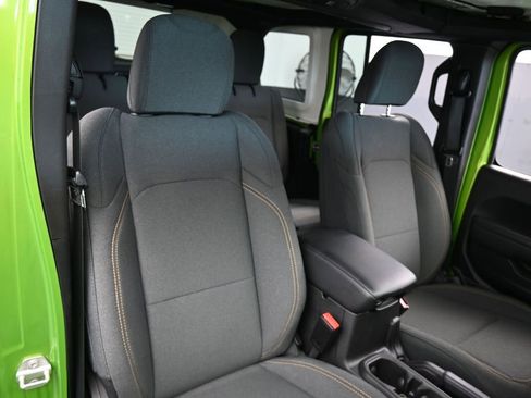 Used 2025 Jeep Wrangler Sport S image 47