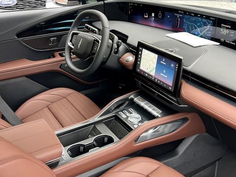 New 2026 Lincoln Nautilus Reserve w/ Jet Appearance Package AWD/4WD image 10