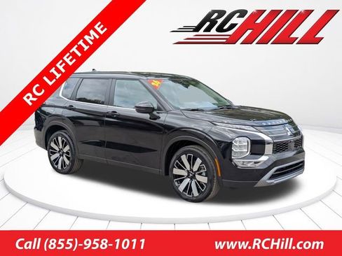 New 2026 Mitsubishi Outlander SE image 1