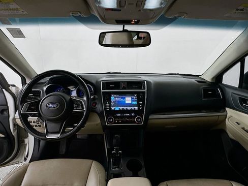 Used 2018 Subaru Outback 2.5i Limited AWD/4WD image 3