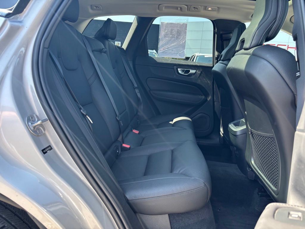 Certified 2024 Volvo XC60 B5 Plus w/ Climate Package AWD/4WD image 24