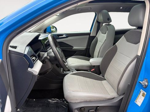 Used 2023 Volkswagen Taos SE w/ Panoramic Sunroof Package AWD/4WD image 6