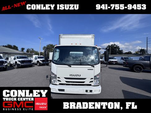 Used 2020 Isuzu NPR image 8
